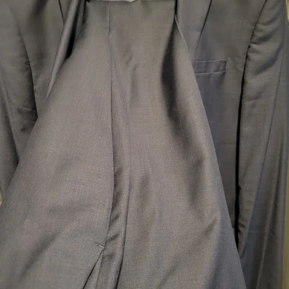 Express suit - Picture 3 of 3